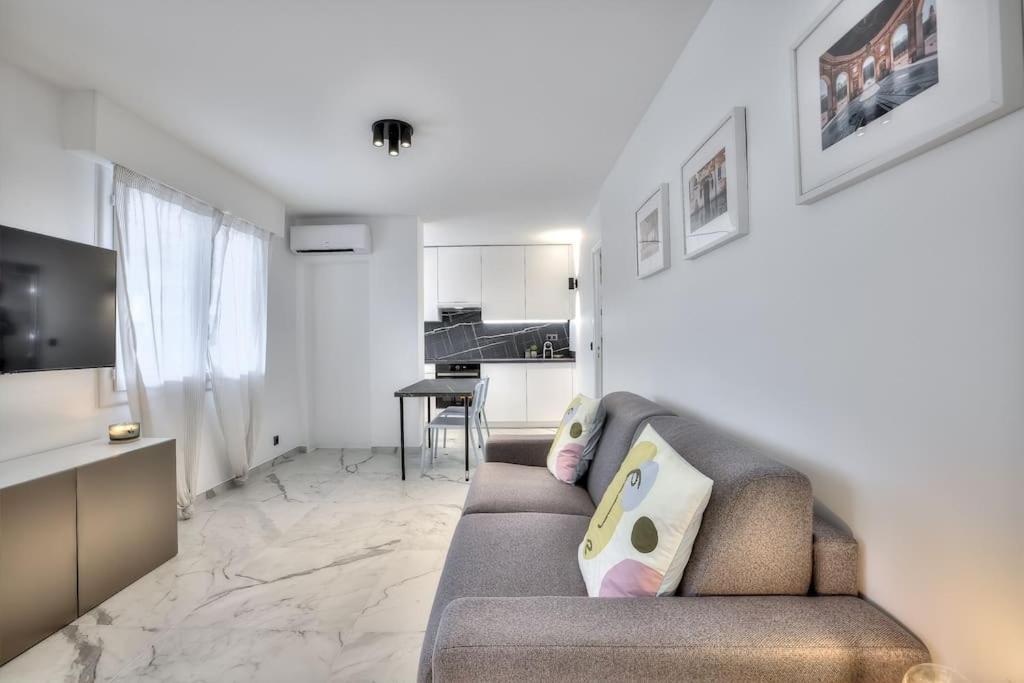 The White Cocoon In Antibes City Exterior photo