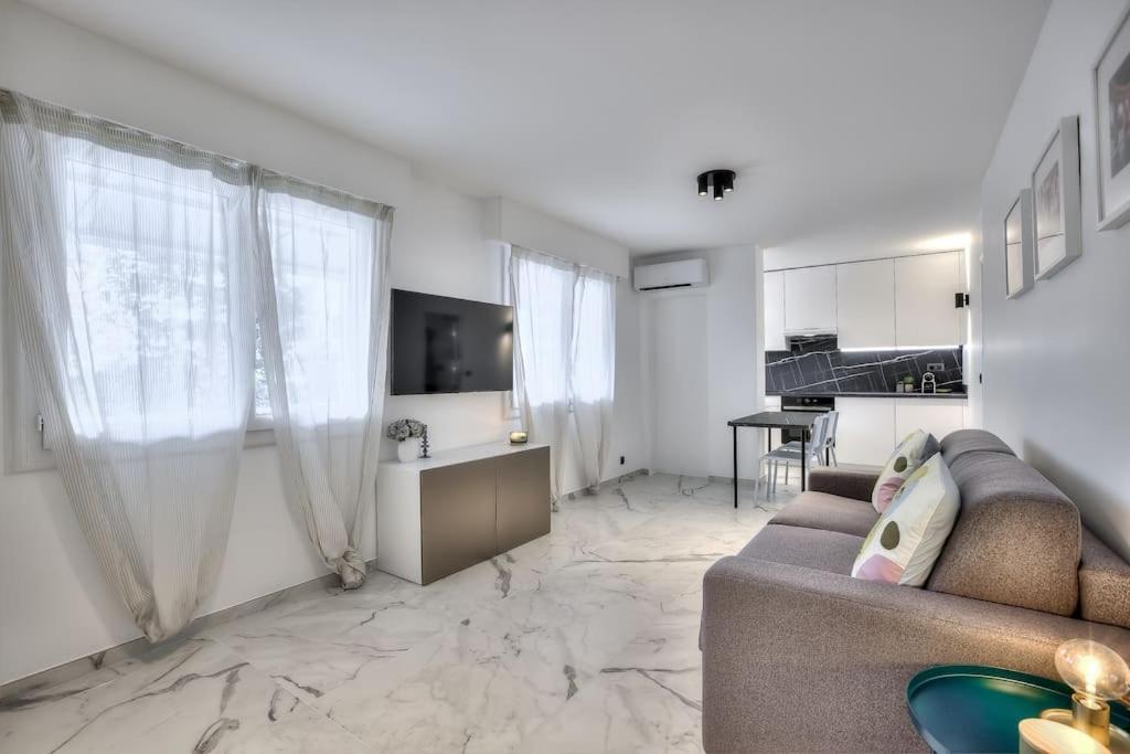 The White Cocoon In Antibes City Exterior photo